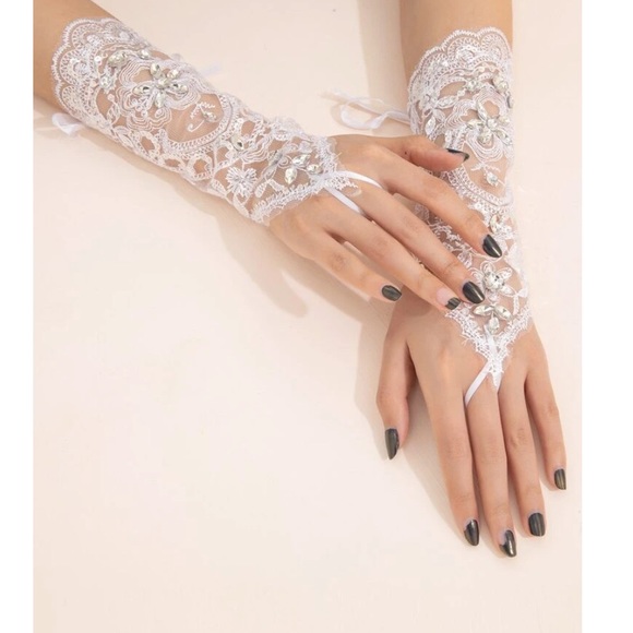 Rhinestone Decor Bridal Gloves 💍 - Picture 4 of 5